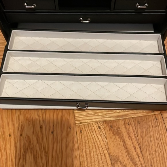 Tech Swiss Jewelry Box - Picture 6 of 8